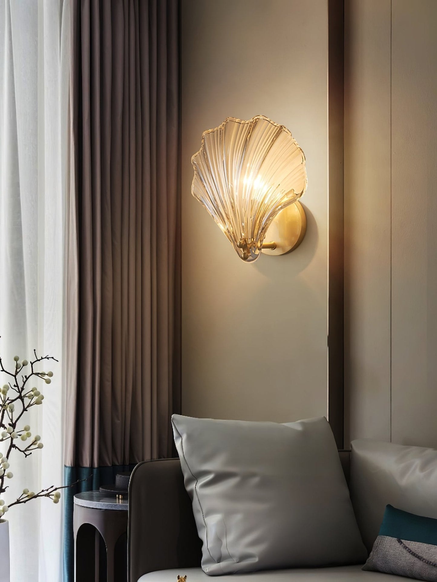 Shell Wall Light With Brass Finish Elegant Accent Lighting NALANI