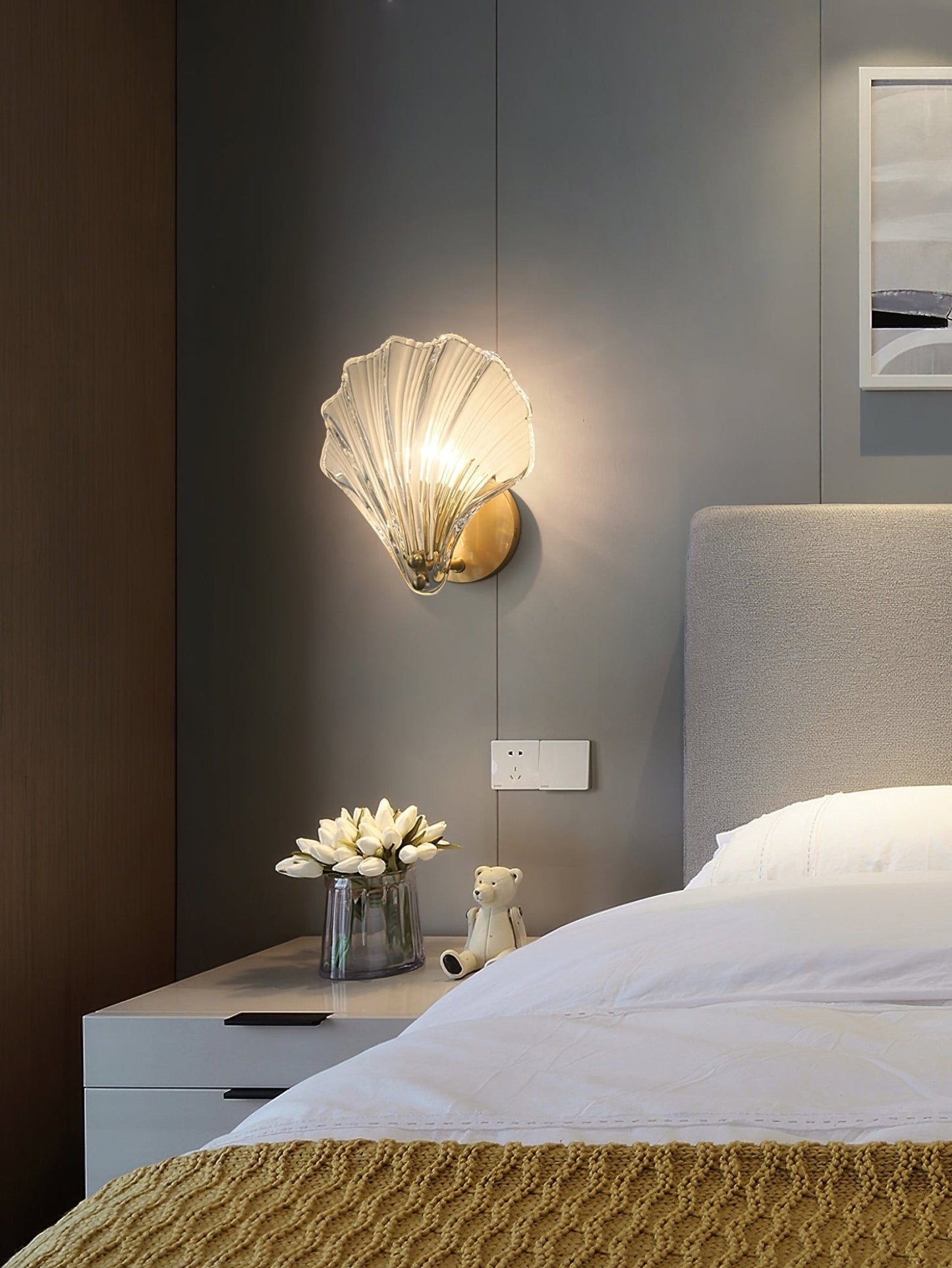 Shell Wall Light With Brass Finish Elegant Accent Lighting NALANI