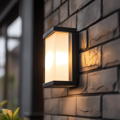Stylish Outdoor Wall Lamp for Balconies and Patios Varm hvit 3000K NaLani