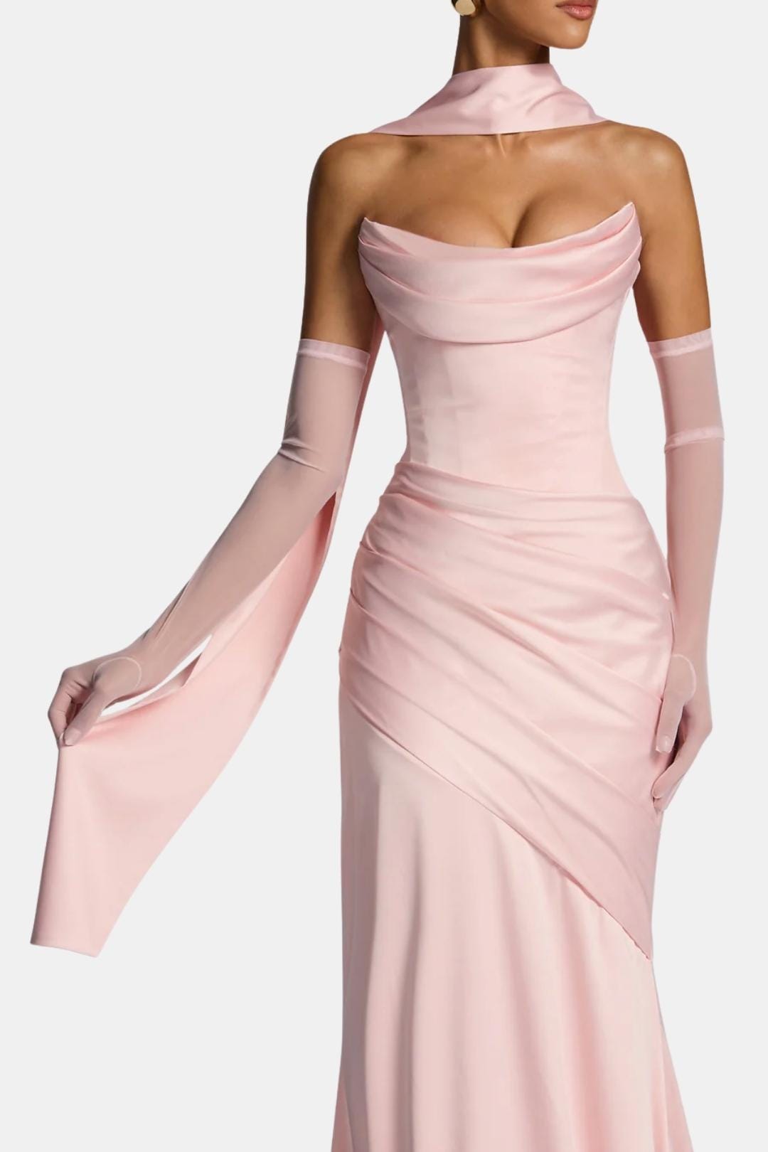 Elegantní saténová šála Theya pro nadčasový zavinovací vzhled a každodenní styl