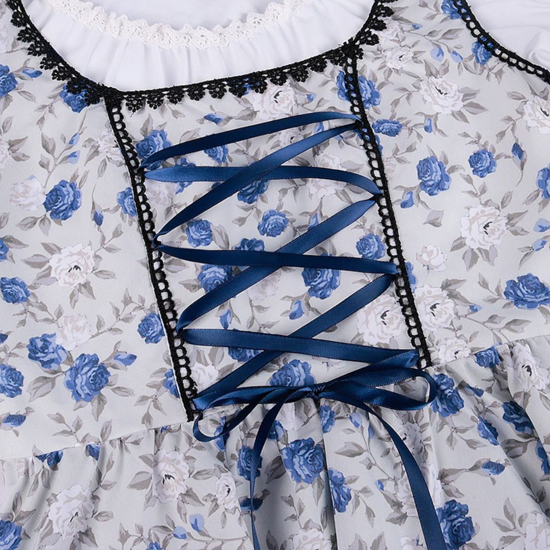 Bavarian Dirndl Dress - Oktoberfest Outfit with Lacing and Apron