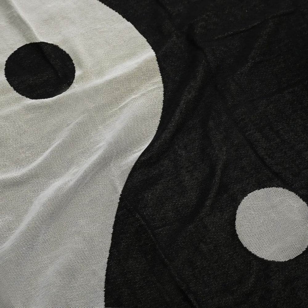 Artistic Yin Yang Tapestry Throw Blanket for Home Decor and Comfort NALANI