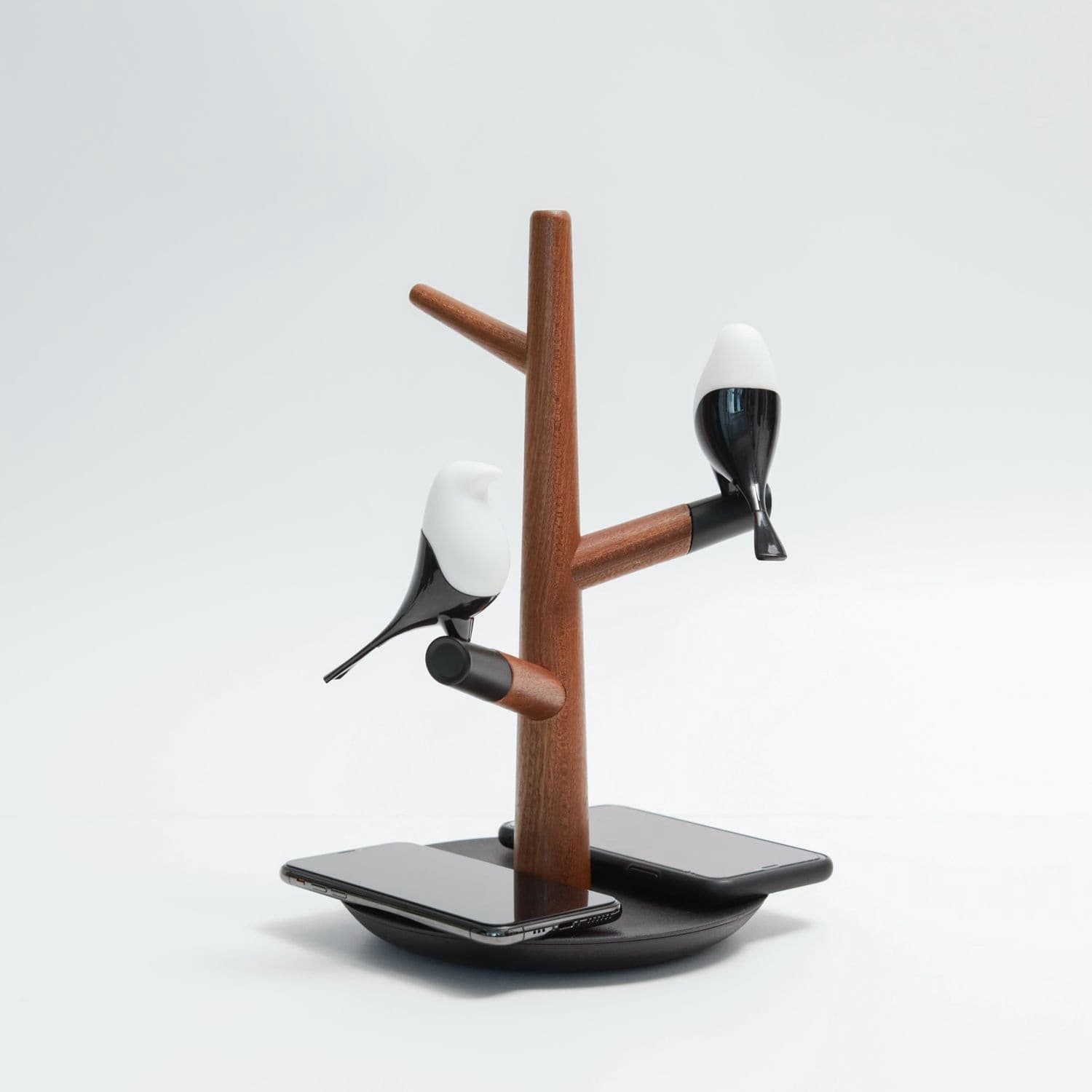 Bird’s Lamp – Versatile Lighting & Wireless Charging Black base + Shapiri wood UK NALANI