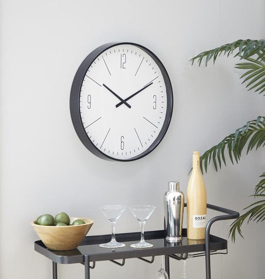 Cirquio | Traditional Black Glass Wall Clock – Silent & Elegant Design NALANI