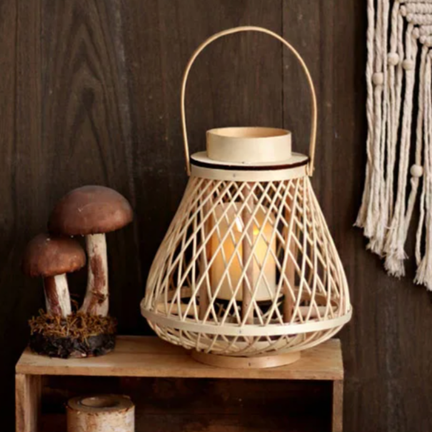 Diapole | Elegant Rotan Lantern for Cozy and Inviting Outdoor Spaces Triangle NALANI