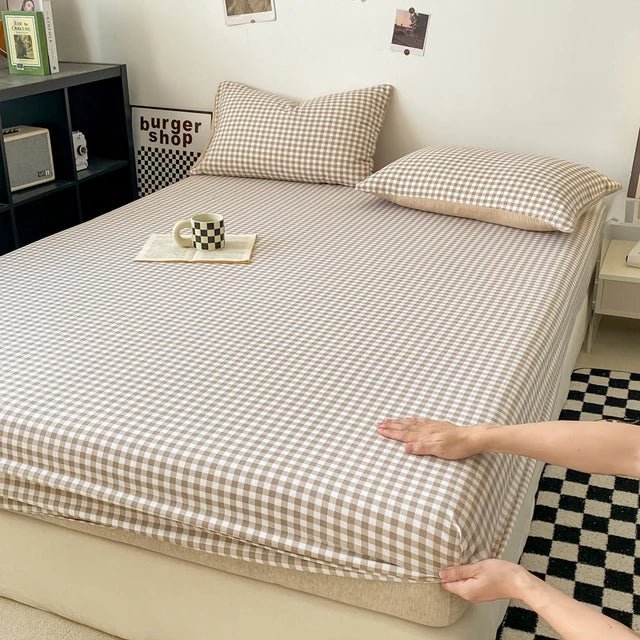Classic Checkerboard Fitted Sheet for Minimalist Bedroom Decor - Nalani - UK Fashion Clothing and Decor