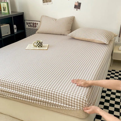 Classic Checkerboard Fitted Sheet for Minimalist Bedroom Decor - Nalani - UK Fashion Clothing and Decor