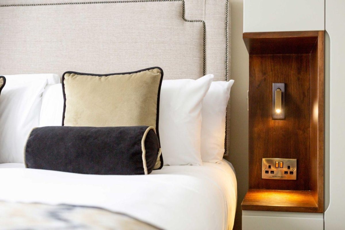 LED Adjustable Bedside Reading Light Sconce For Small Rooms - Nalani - UK Fashion Clothing and Decor