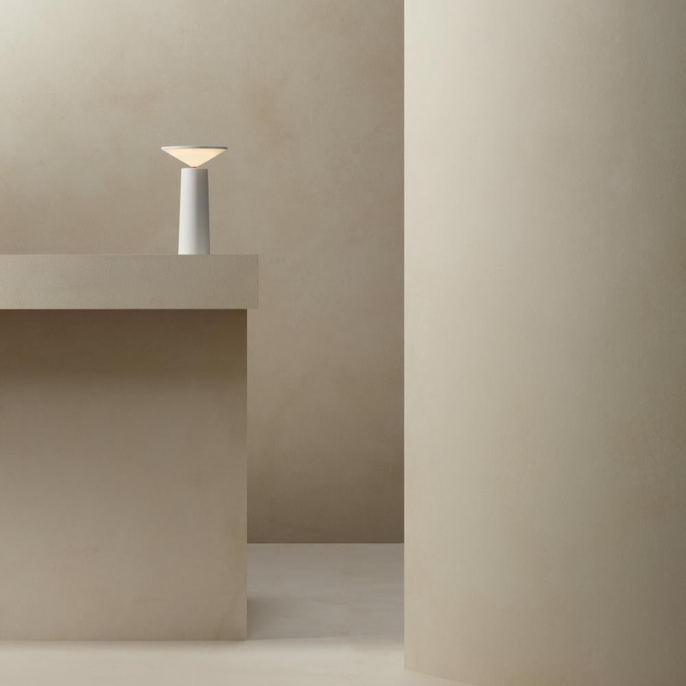 Navetti | LED Table Lamp Dimmable 360° Rotatable 2000mAh Rechargeable Battery Modern Design NALANI