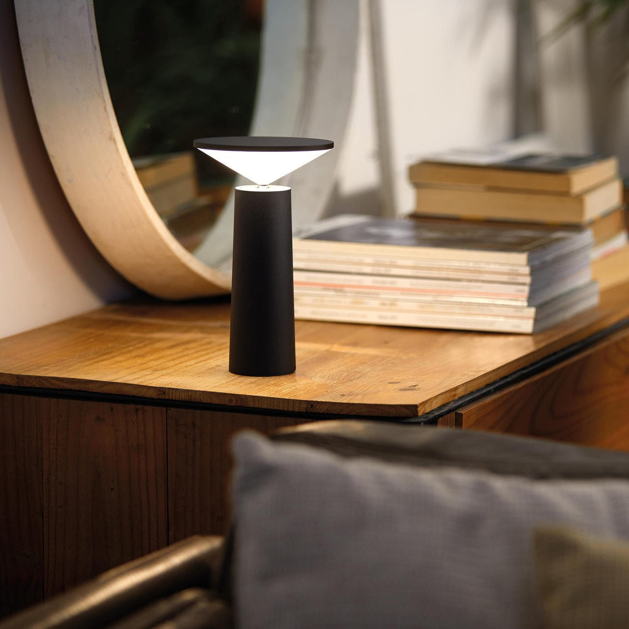 Navetti | LED Table Lamp Dimmable 360° Rotatable 2000mAh Rechargeable Battery Modern Design NALANI