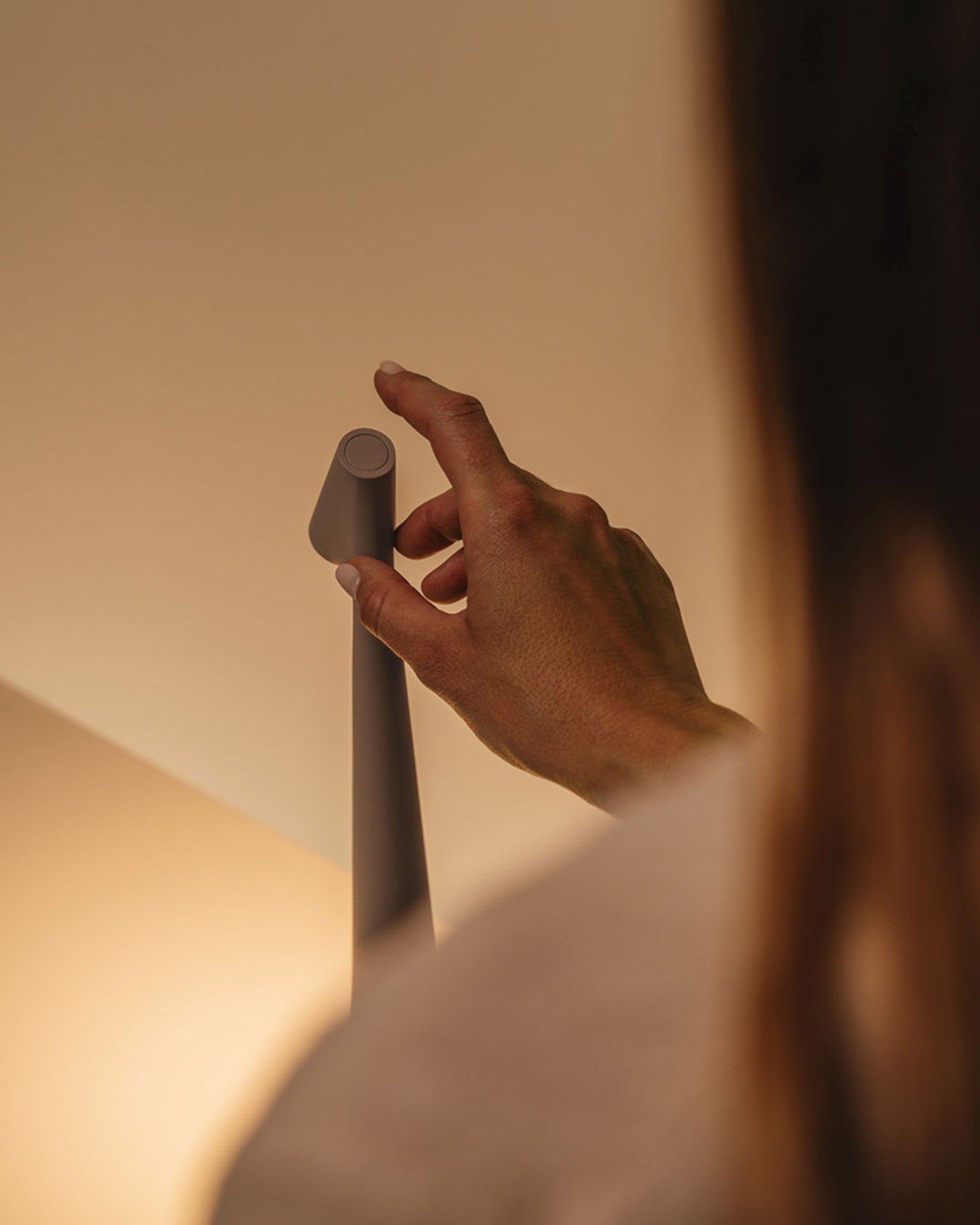 Navetti | Modern table lamp with touch control and 3 brightness levels NALANI