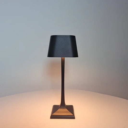 USB Square Table Lamp for Modern Workspaces and Home Use Zwart Warm wit NALANI