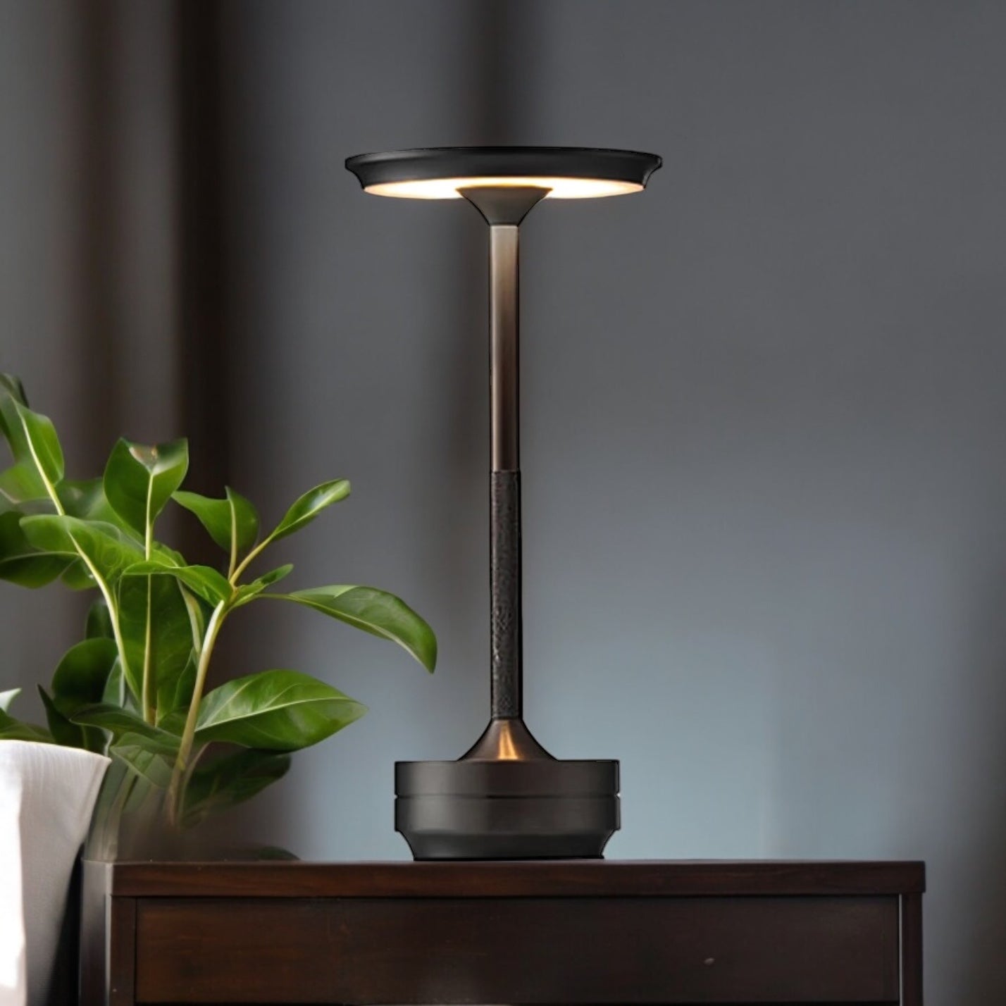 Wireless Modern Aura Table Lamp – Touch Control Scandinavian Design Black NALANI