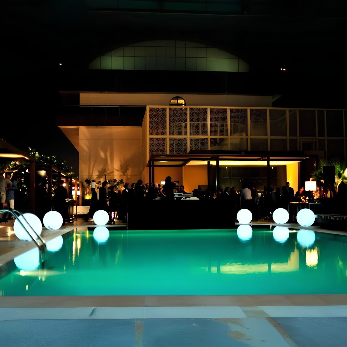 Velvòi | Garden Light with Remote Control and 16 Colors Options NALANI
